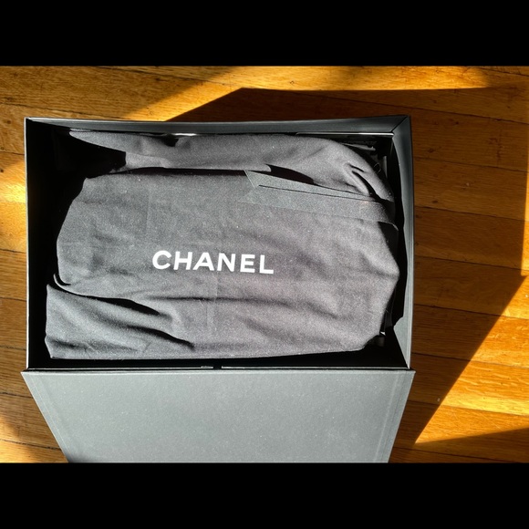 Navy Chanel Boy Bag (New Medium) - Picture 3 of 10